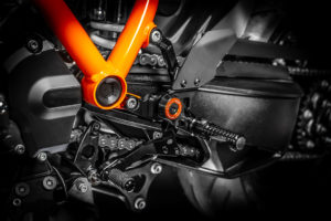 ktm superduke 1290r 2020 2021 2022 2023 gilles tooling mue2 rearsets black mue2 kt01 b