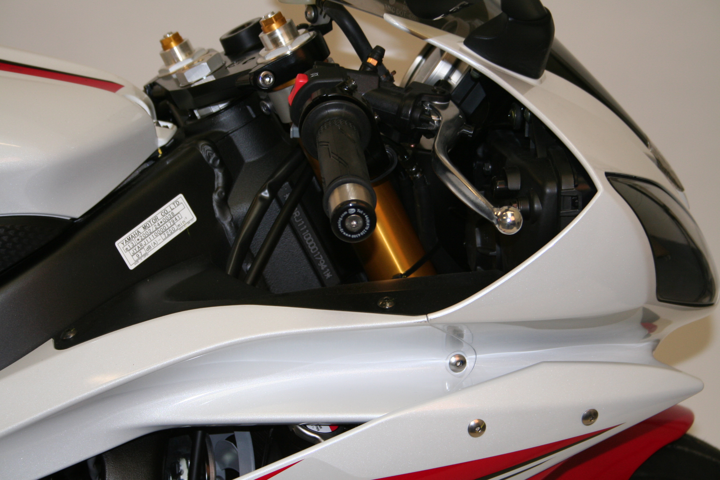 Triumph Tiger 1050 Sport 2013-2015 R&G Bar End Sliders BE0009BK