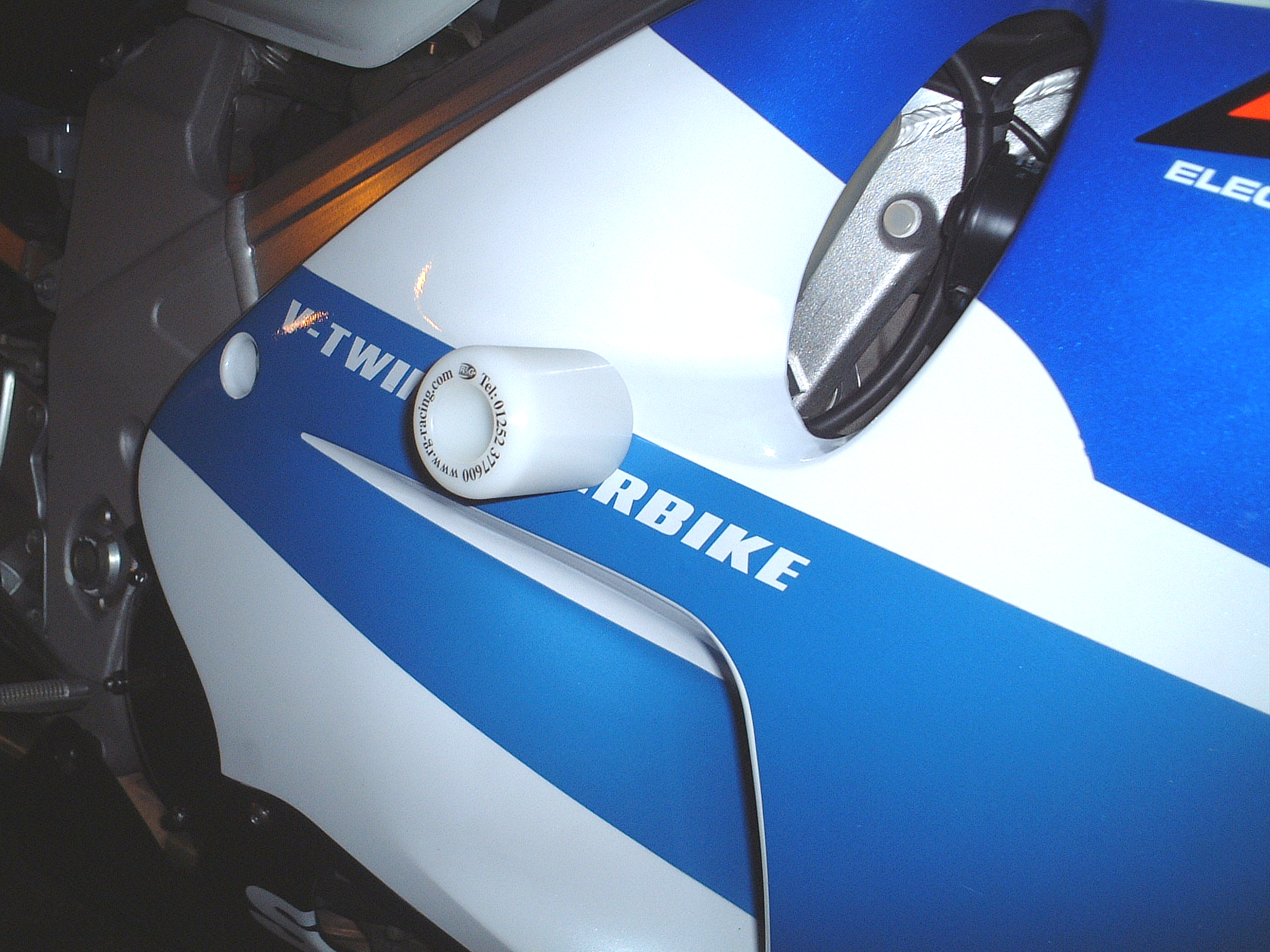 Suzuki TL1000R 2016 R&G Crash Protectors - Classic Style CP0033WH