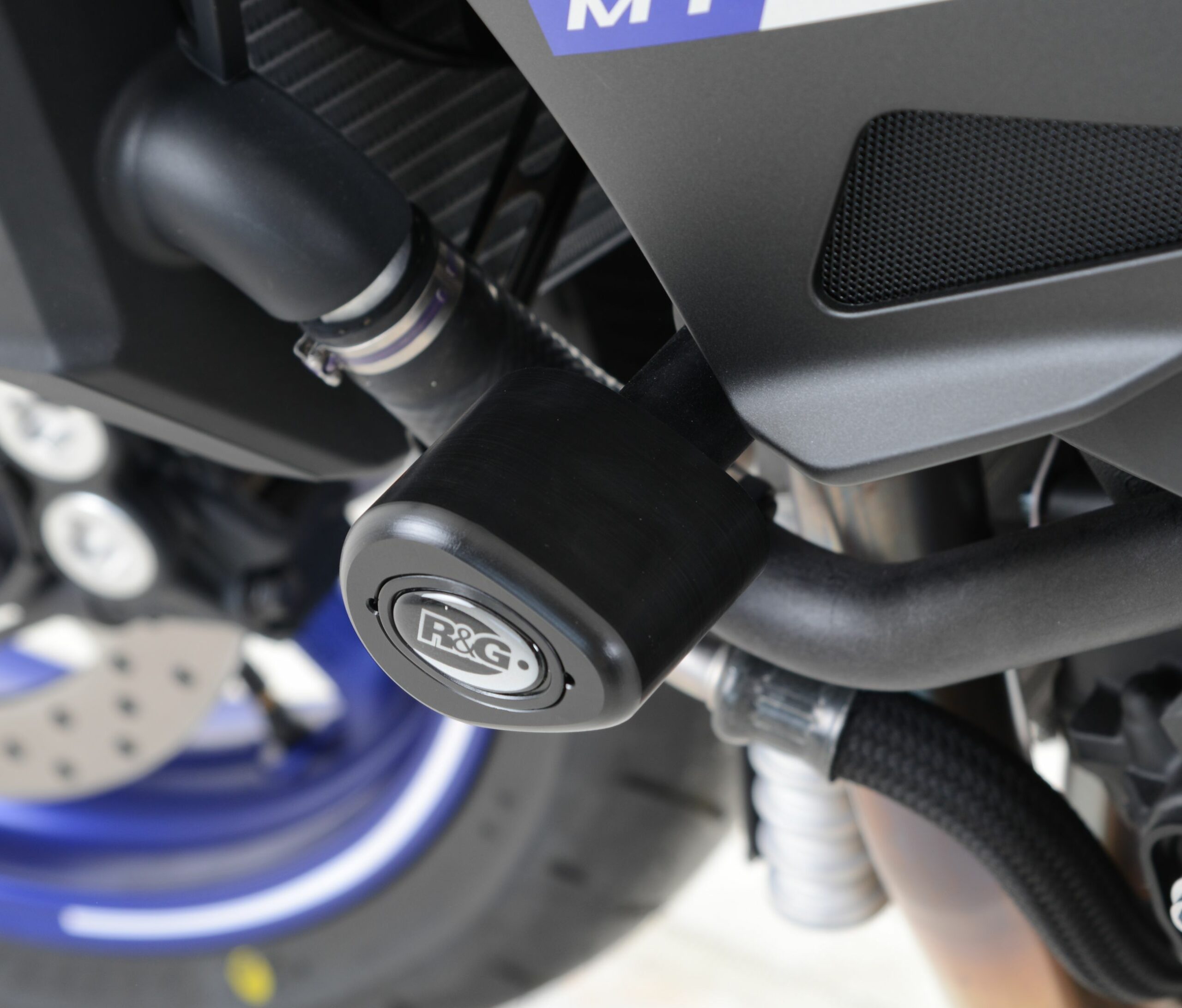 Yamaha MT-10 2016-2023 R&G Crash Protectors CP0410BL