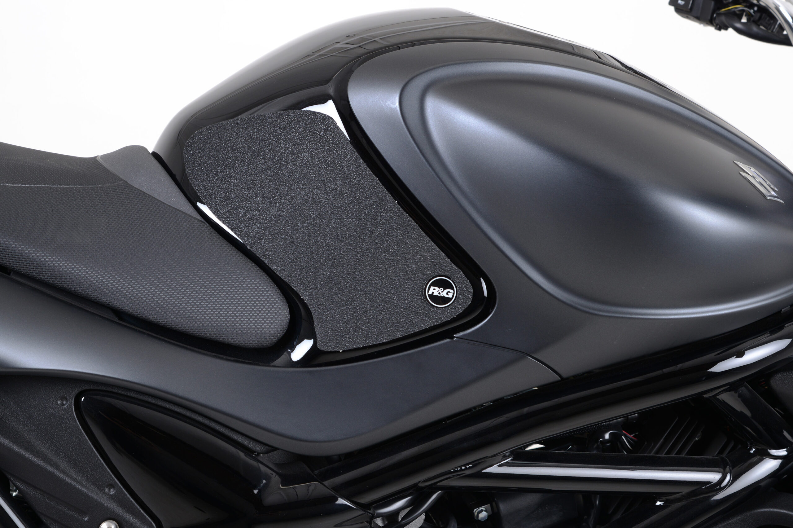 Suzuki Gladius 650 2009-2016 R&G Tank Traction Grips EZRG723BL