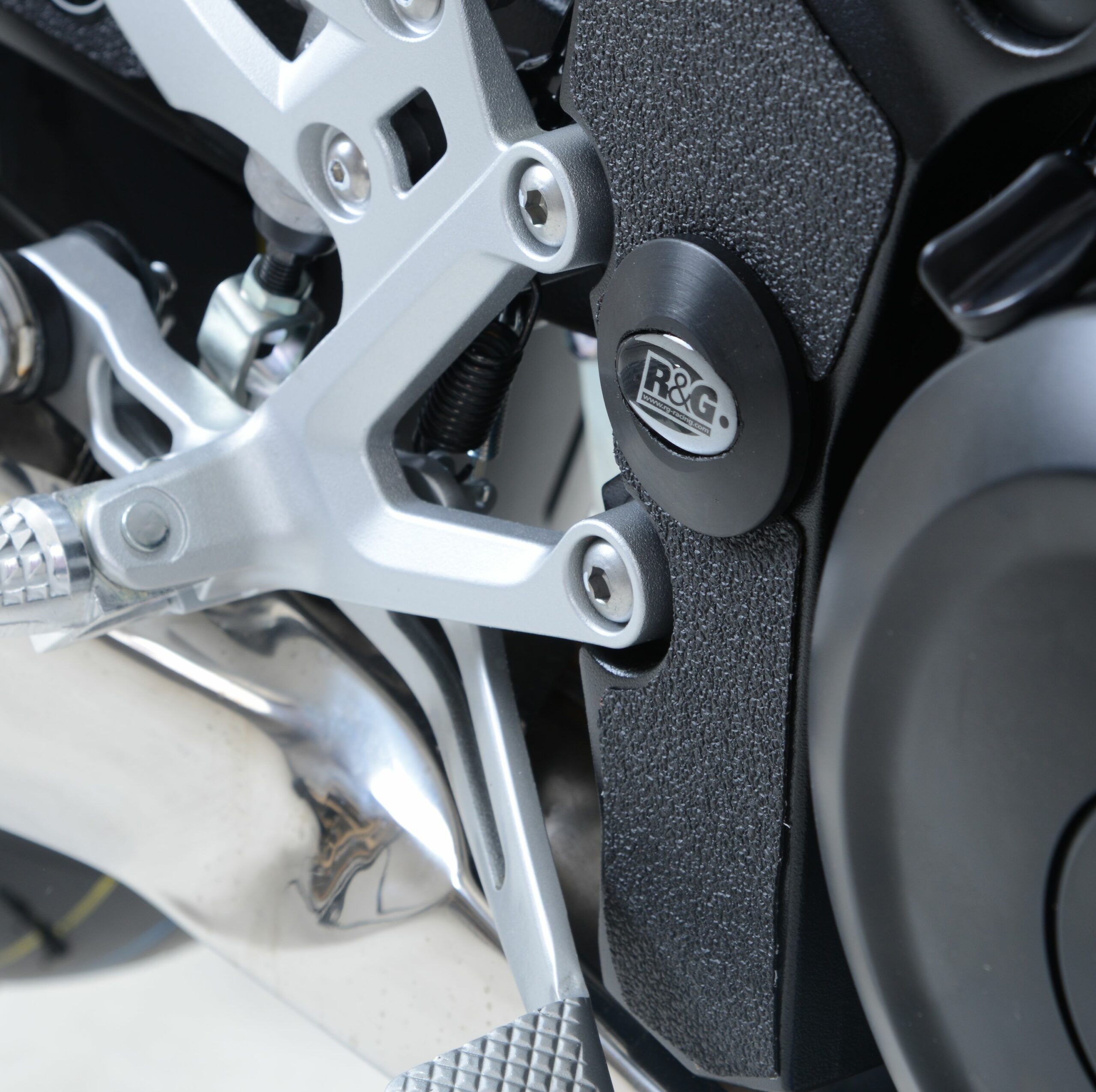 Suzuki Katana 2019-2023 R&G Frame Plug FI0110BK