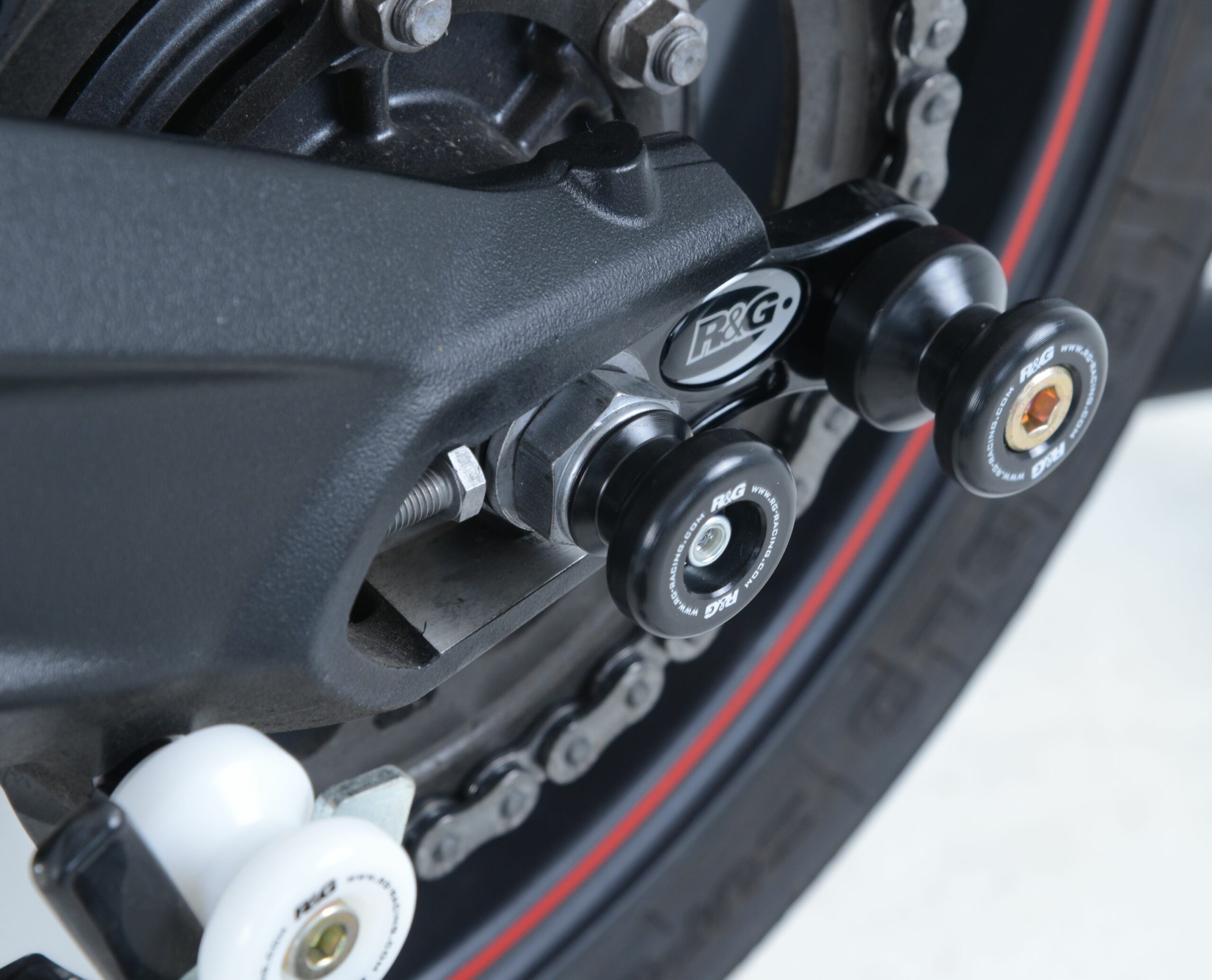 Triumph Daytona 675 2012-2016 R&G Spindle Sliders SS0013BK