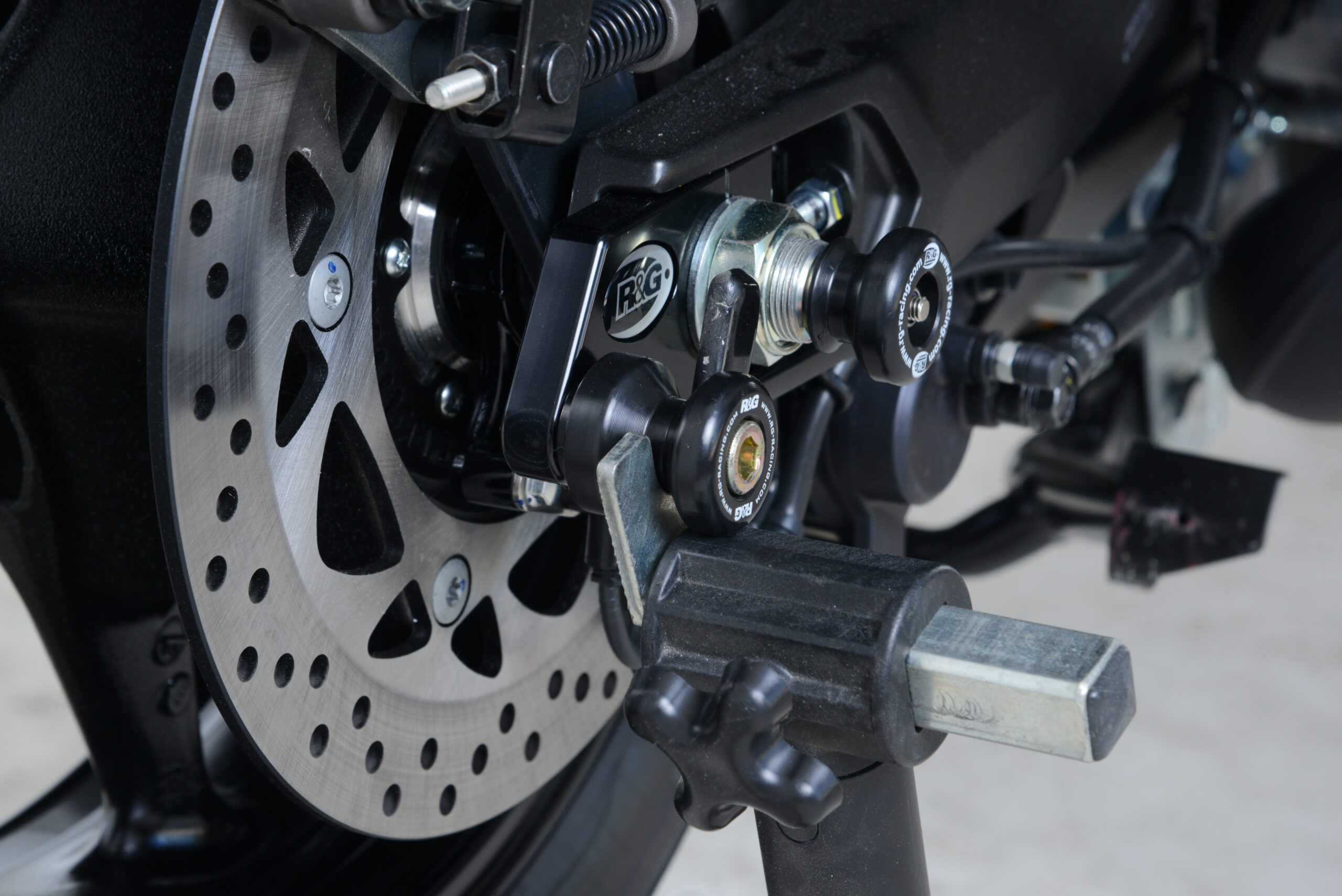 Yamaha TMAX 560 2020-2021 R&G Spindle Sliders SS0047BK